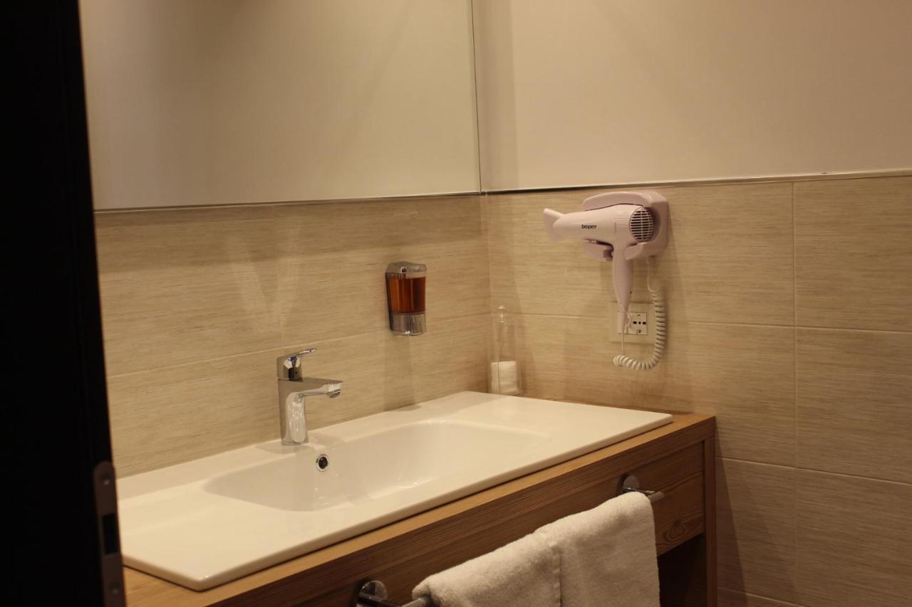 Dolceambiez Apartments Dorsino Luaran gambar