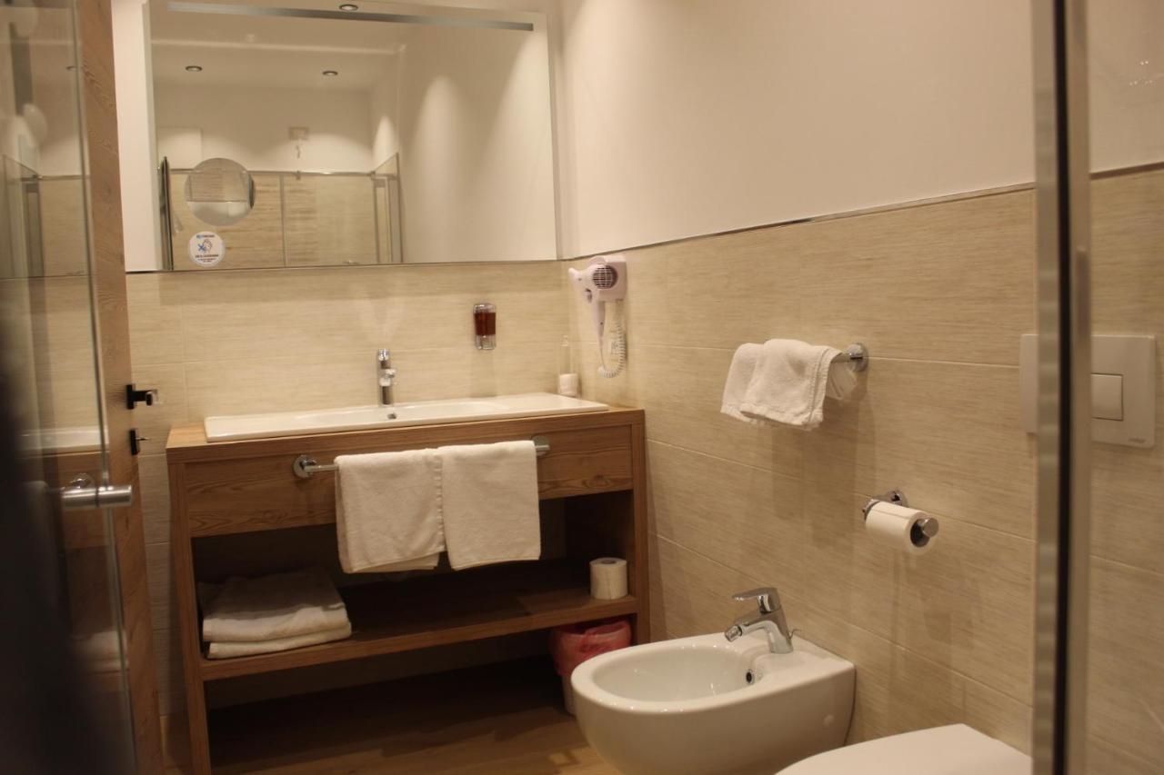 Dolceambiez Apartments Dorsino Luaran gambar